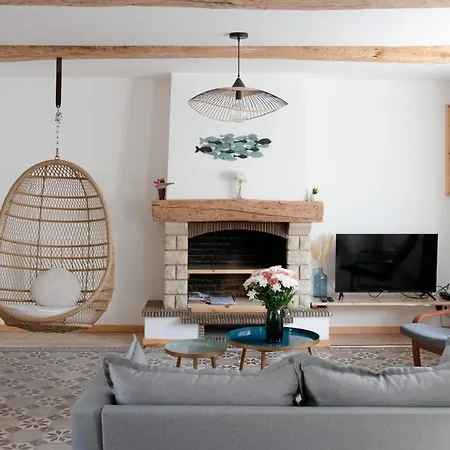 Villa Les Frangines - Maison De Avec Jardin *